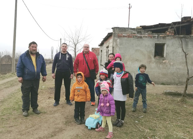 ПОРОДИЦИ ИЗ МОКРИНА СТИЖЕ ПОМОЋ: Прва брига кров над главом